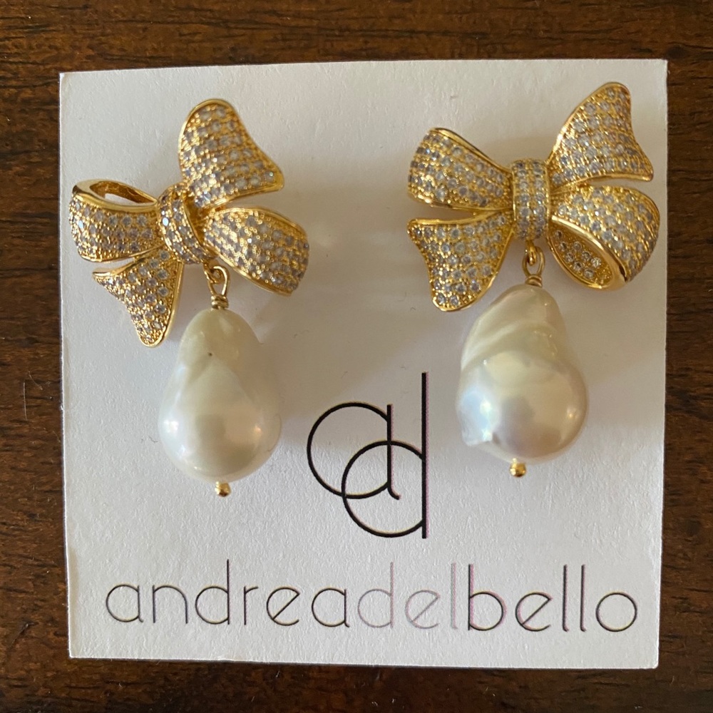 AD bow earrings